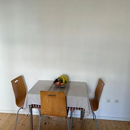 Cozy 2-bedroom 10 Min To Oktoberfest Apartment *